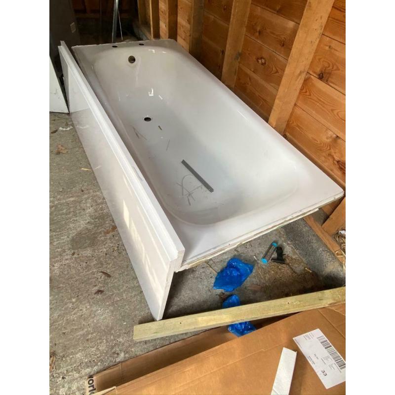 New hardly used bathtub for sale