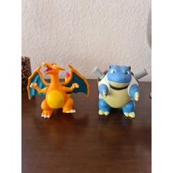 Charizard and Blastoise Tomy 1998 figures collectables
