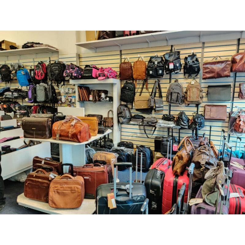 INCREDIBLE CHRISTMAS GIFT SHOPPING PRESENT CLOSING DOWN SALE DISCOUNT LEATHER BAGS MENS WOMENS