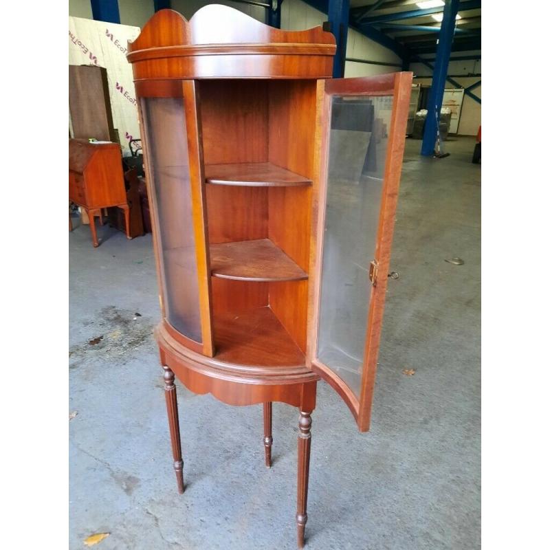 corner display cabinet