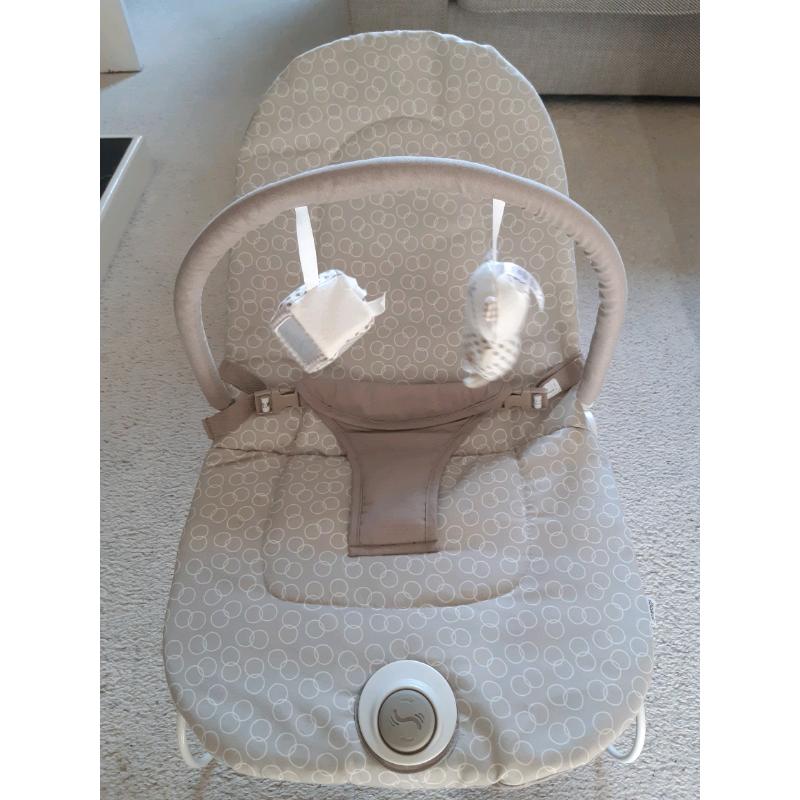 Baby bouncing chair