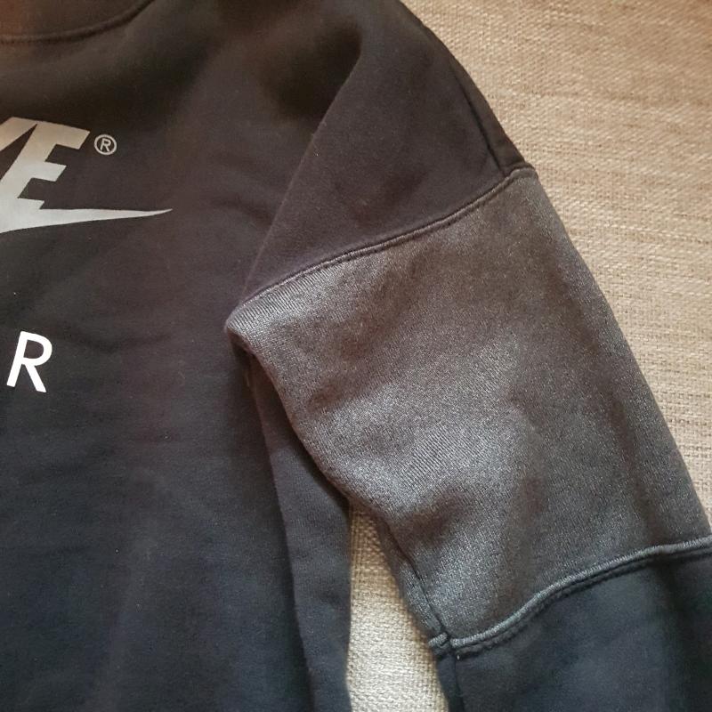 Boys nike air black and grey sweatshirt age 8-10.