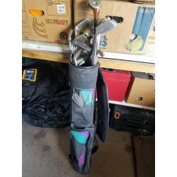 SET OF KIDS/CHILDS GOLF CLUBS WITH BAG
