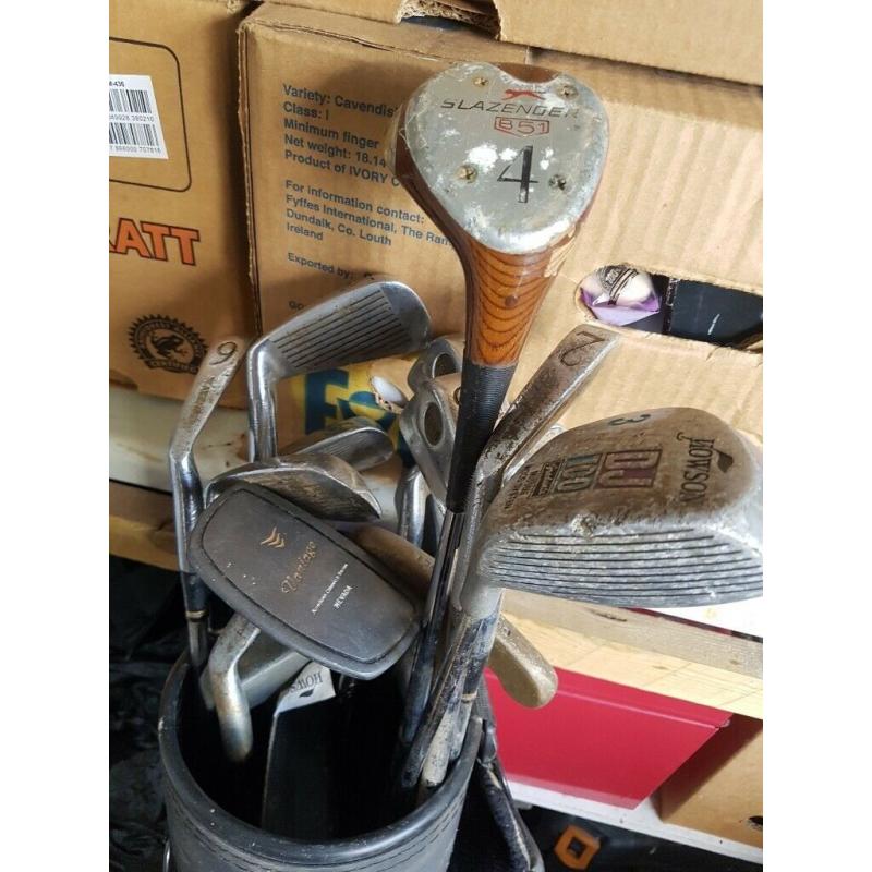 SET OF KIDS/CHILDS GOLF CLUBS WITH BAG