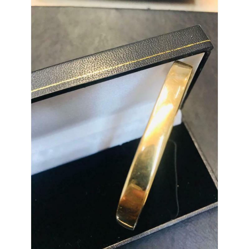 9ct gold bangle