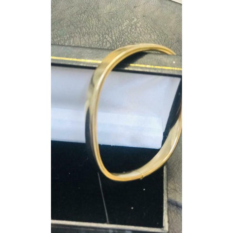 9ct gold bangle