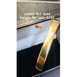 9ct gold bangle