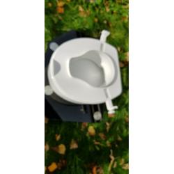 NEW Savanah Raised Toilet Seat with Lid - 6 Inch