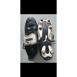Puma Esito Classic football boots, Soft Ground (screw ins) UK size 8.