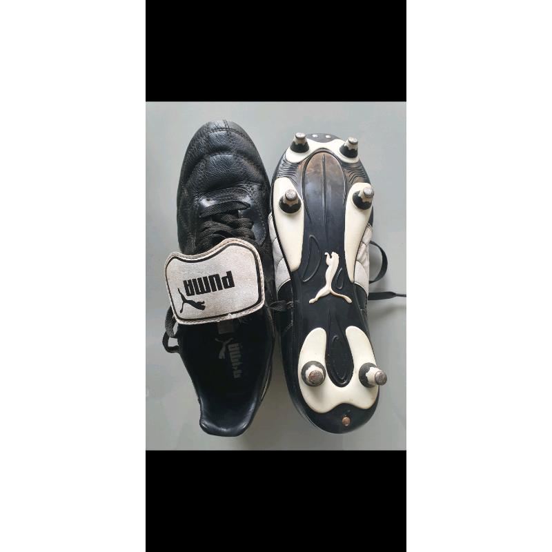 Puma Esito Classic football boots, Soft Ground (screw ins) UK size 8.