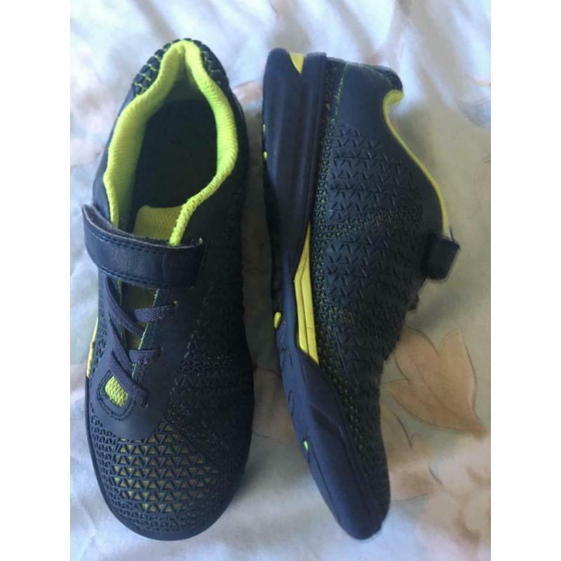 Boys Clark?s trainers size 1.5f