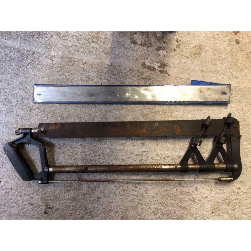 Hand mitre saw
