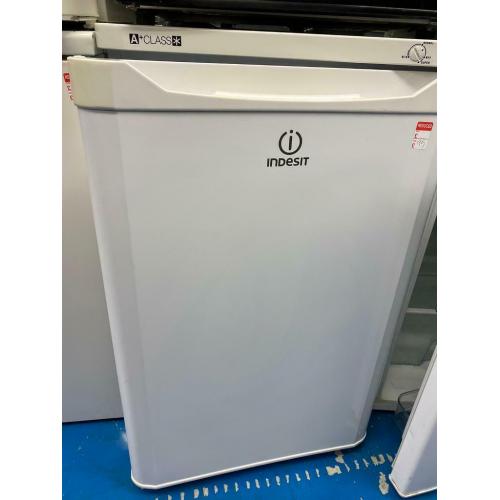 White indesit frost free undercounter freezer good condition with guarantee bargain