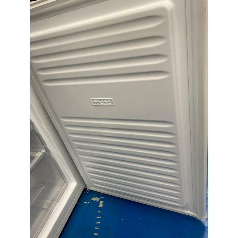 White indesit frost free undercounter freezer good condition with guarantee bargain