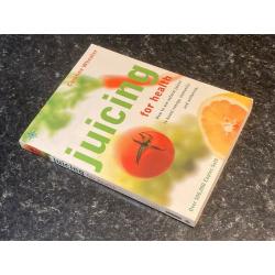 Juicer with recipe book (both unused)