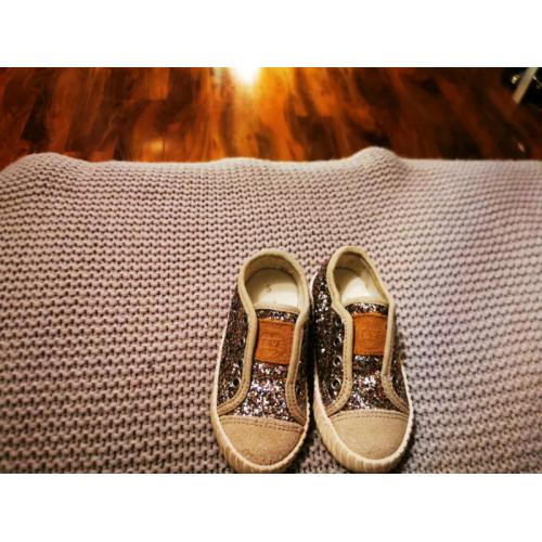 Toddler shoes size 5