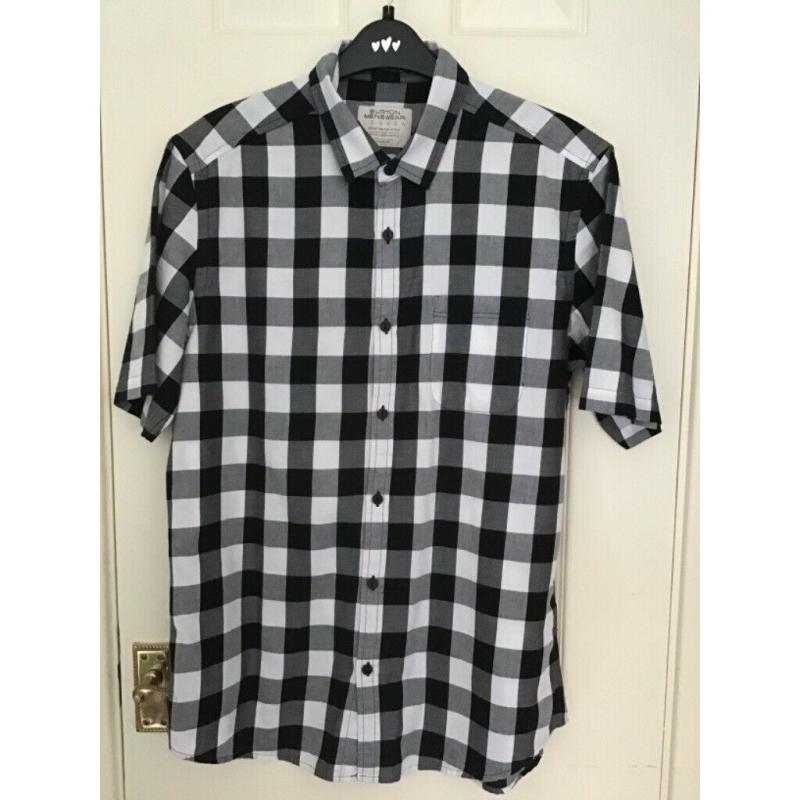 Men?s medium clothing